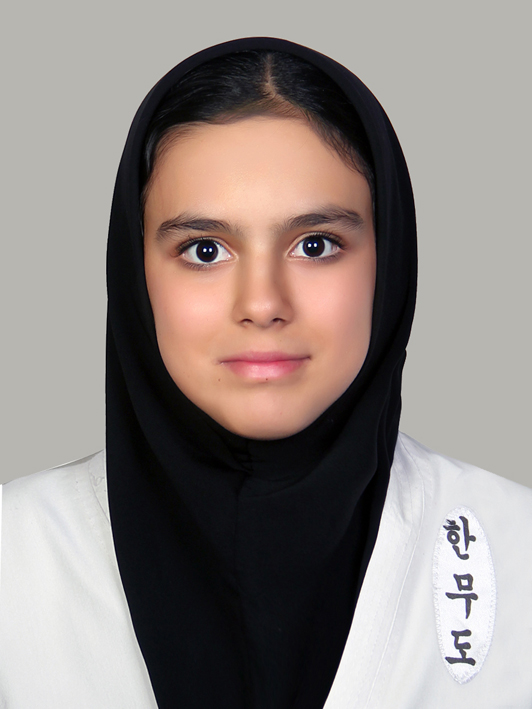 زهرا شریفی